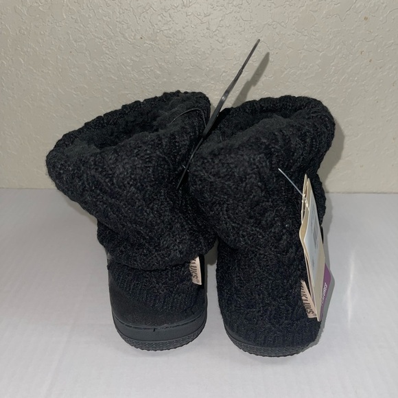NWT Muk Luks Womens slippers Size 7/8 - Picture 3 of 4